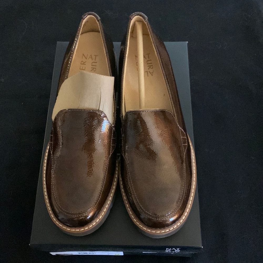 Naturalizer Cabaret loafers in Cinnamon Patent